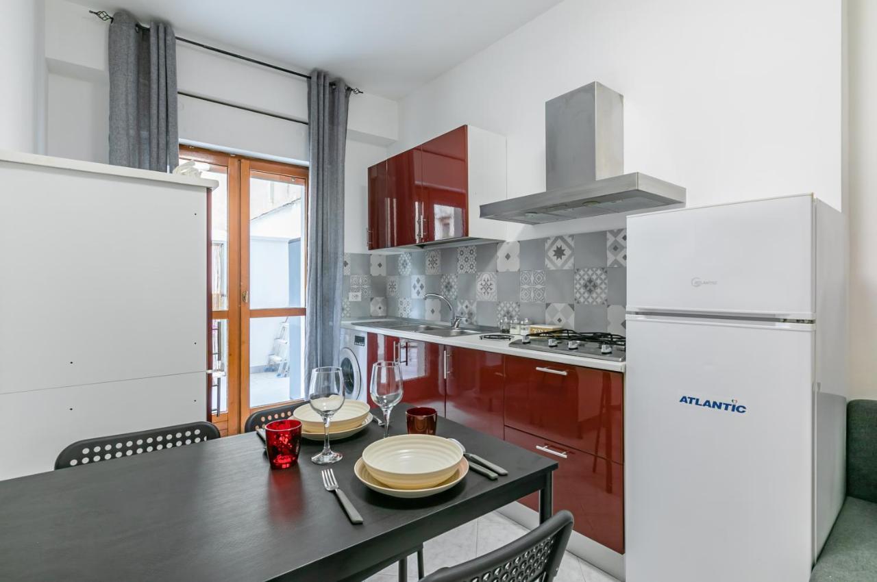 Villa Malfitano And Lolli Station Apt With Terrace Palermo Eksteriør bilde