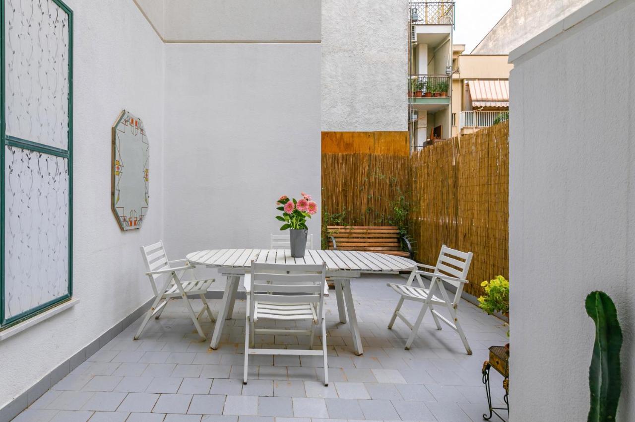 Villa Malfitano And Lolli Station Apt With Terrace Palermo Eksteriør bilde