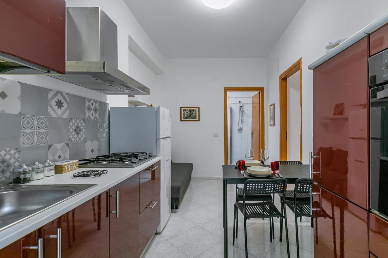 Villa Malfitano And Lolli Station Apt With Terrace Palermo Eksteriør bilde