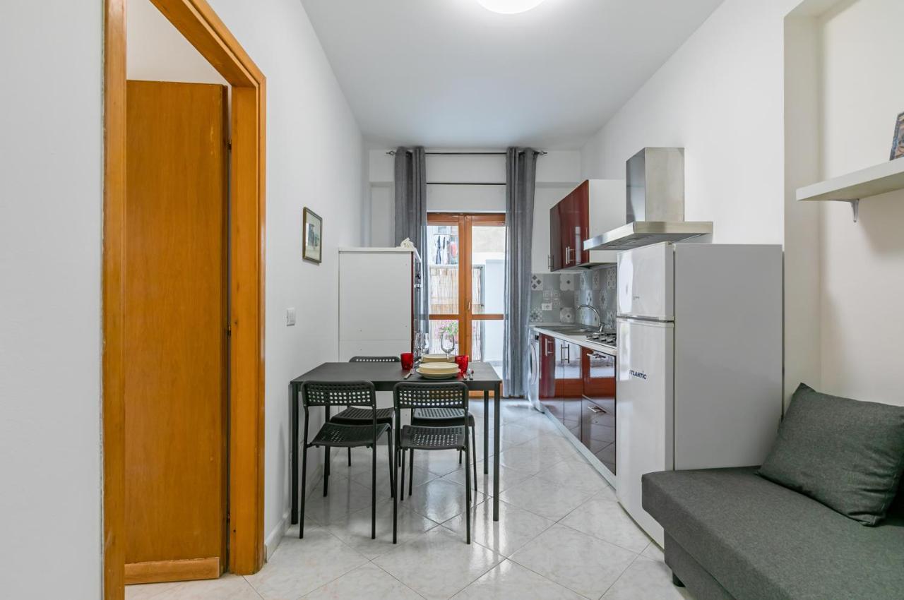 Villa Malfitano And Lolli Station Apt With Terrace Palermo Eksteriør bilde